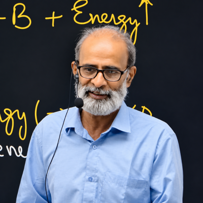 Moquarrir Abbasi – Chemistry faculty at AEMES Coaching Amroha